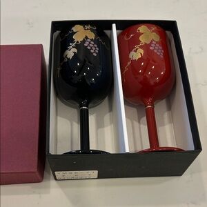 Black and Red Wine Glass Set with Grapevine Design